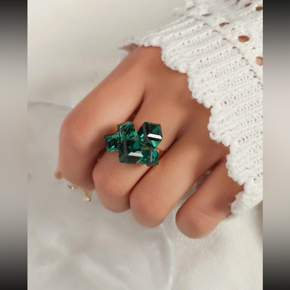 ๐ Awesome Adjustable Chunky Gemstone Costume Ring ๐